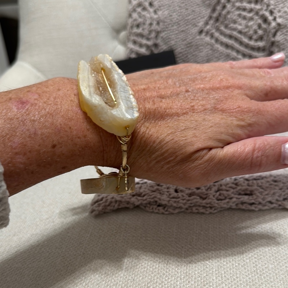 Bourbon and Bowties natural stone bracelet on large exposed gold wire - Picture 5 of 5
